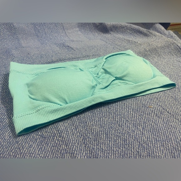 NIP - Wire Free Strapless Seamless Stretch Bra - Picture 2 of 6